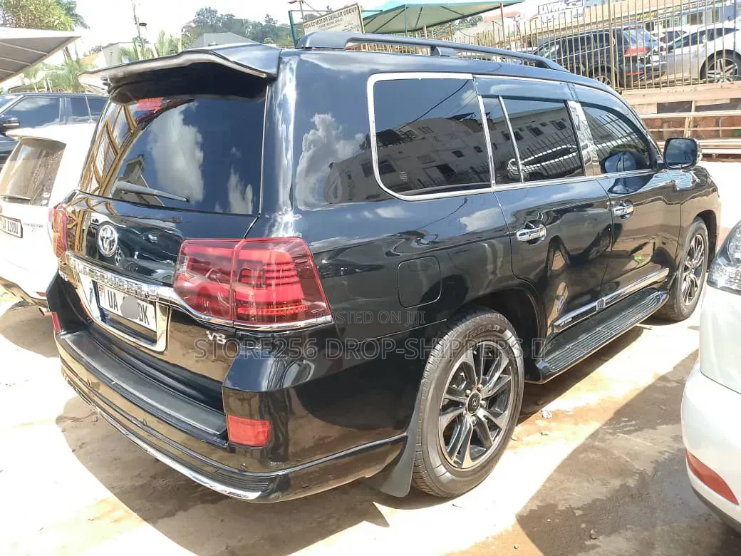 Toyota Land Cruiser 4.6 V8 VXR 2016 Black