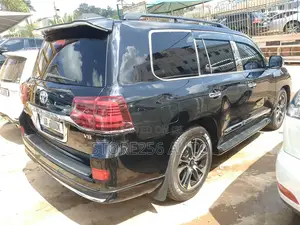 Toyota Land Cruiser 4.6 V8 VXR 2016 Black