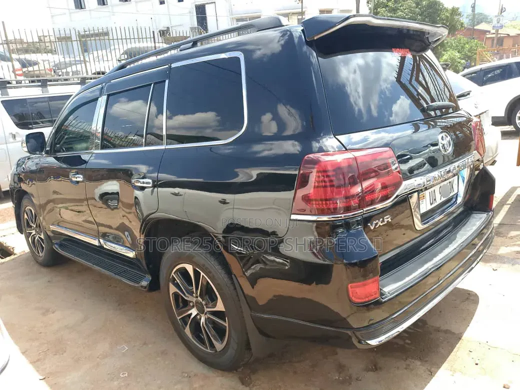 Toyota Land Cruiser 4.6 V8 VXR 2016 Black