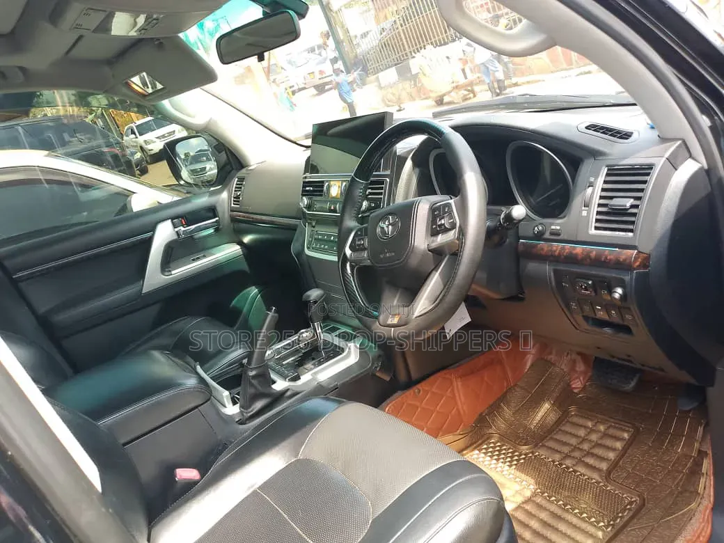 Toyota Land Cruiser 4.6 V8 VXR 2016 Black