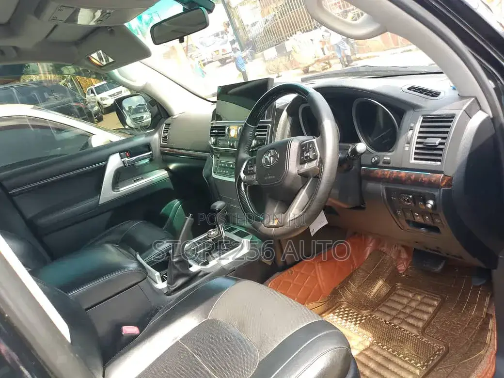 Toyota Land Cruiser 4.6 V8 VXR 2016 Black