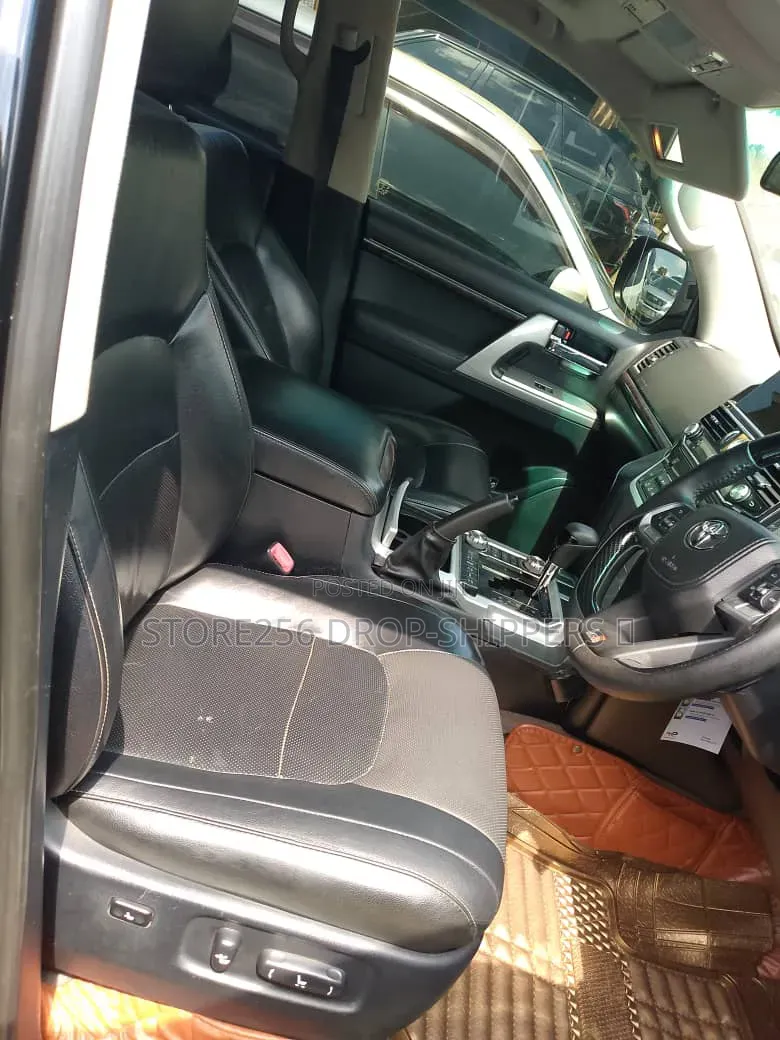 Toyota Land Cruiser 4.6 V8 VXR 2016 Black