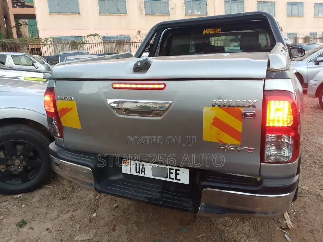 Toyota Hilux Revo Double Cab Deisel 2.8 AWD 2016 Silver