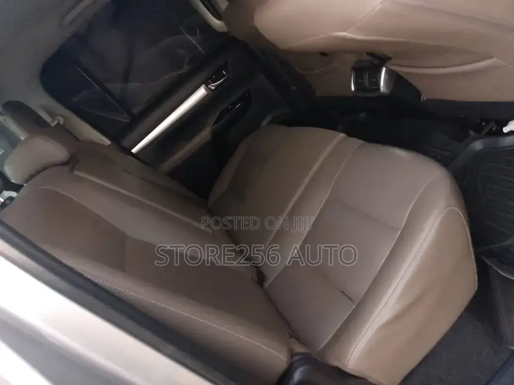 Toyota Hilux Revo Double Cab Deisel 2.8 AWD 2016 Silver