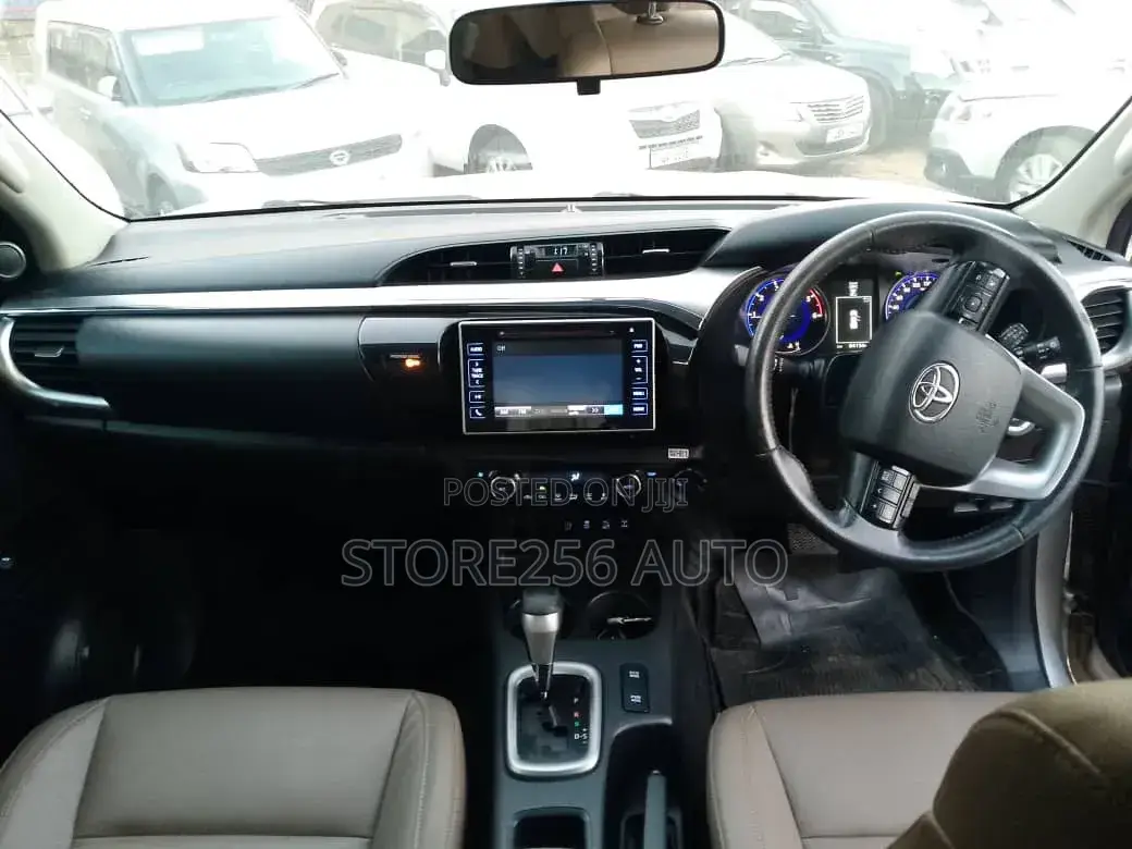 Toyota Hilux Revo Double Cab Deisel 2.8 AWD 2016 Silver
