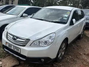 Subaru Outback 2013 White