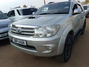 Toyota Fortuner 3.0 D AWD 2011 Silver