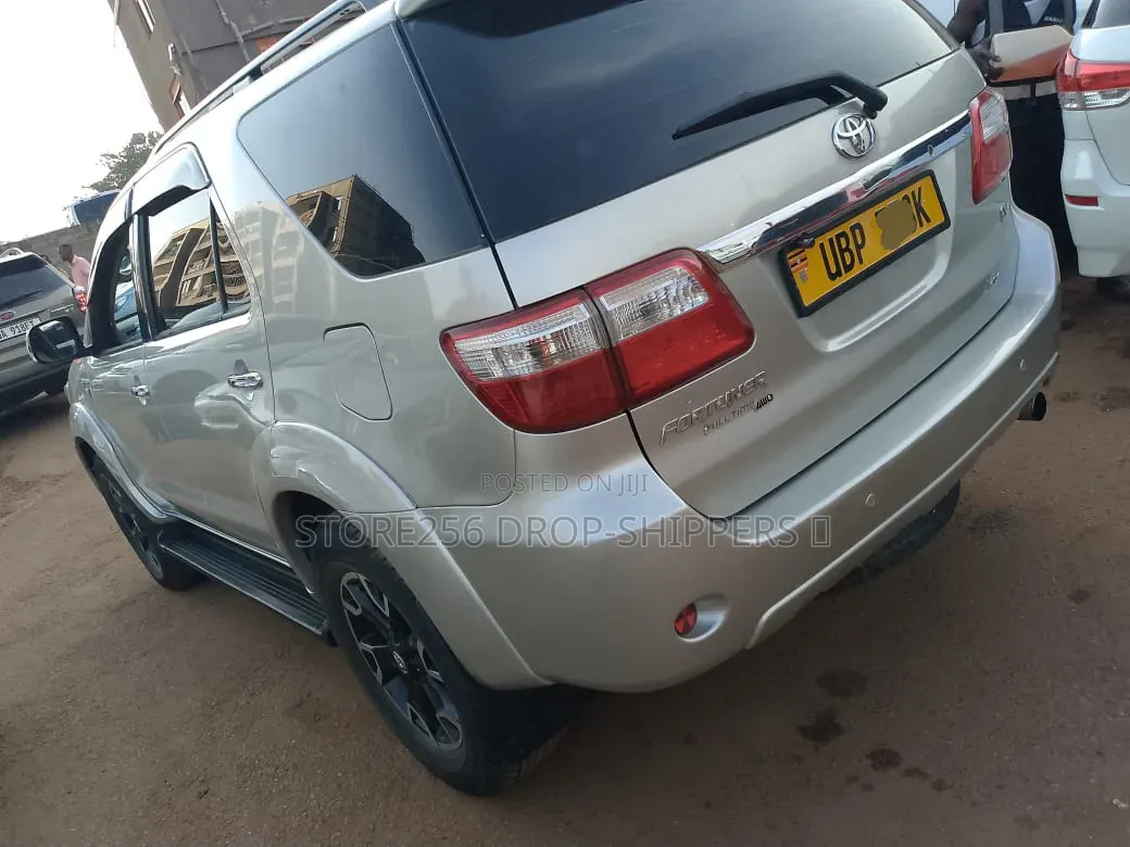 Toyota Fortuner 3.0 D AWD 2011 Silver