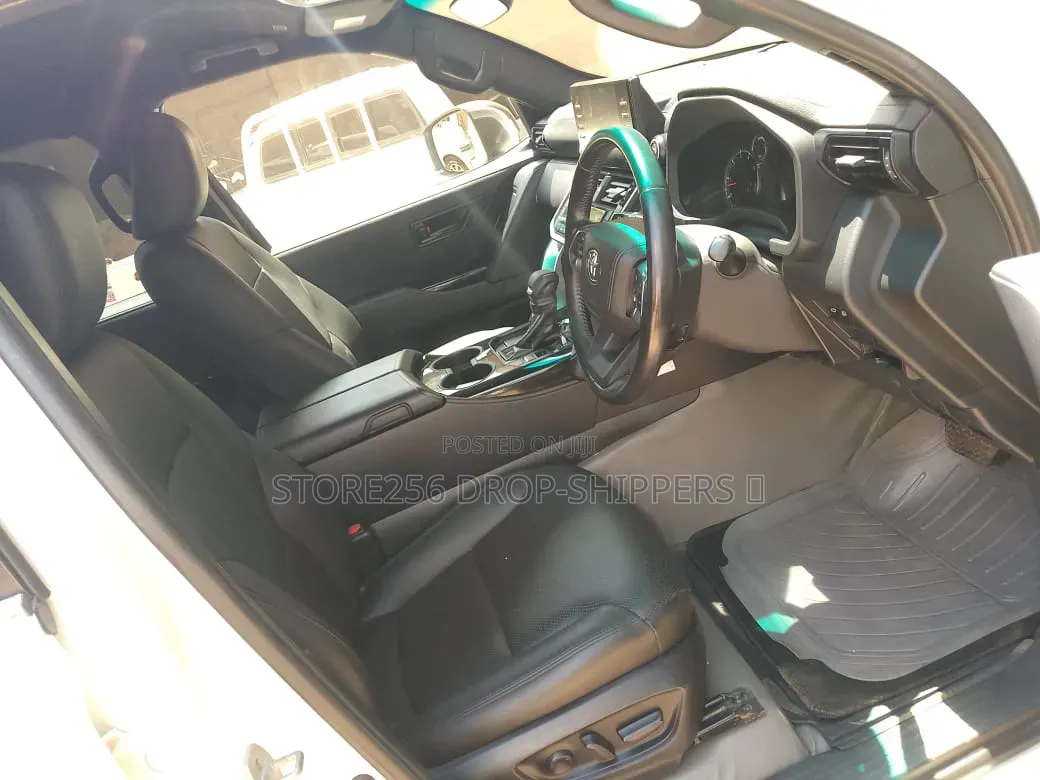 Toyota Land Cruiser LC300 2023 White