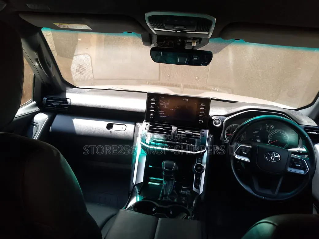 Toyota Land Cruiser LC300 2023 White