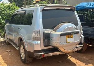 Mitsubishi Pajero 2007 Silver