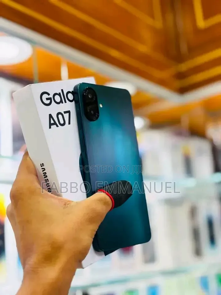 New Samsung Galaxy A07 5G 128 GB Green