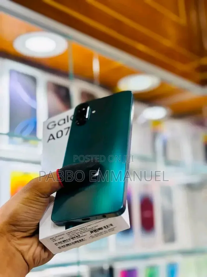 New Samsung Galaxy A07 5G 128 GB Green