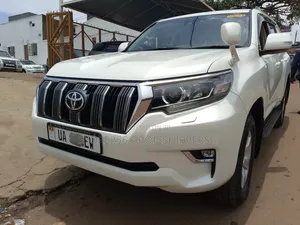 Toyota Land Cruiser Prado 2.8 2018 White