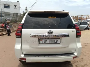 Toyota Land Cruiser Prado 2.8 2018 White