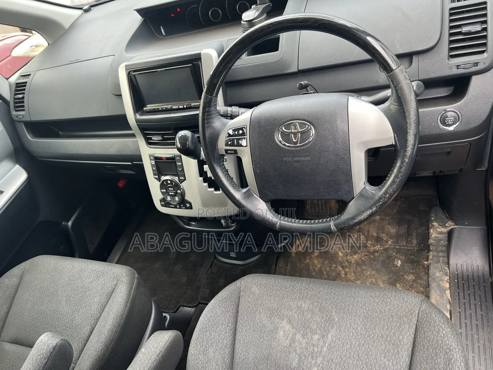 Toyota Noah 2012 Gray