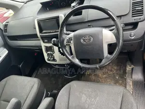 Toyota Noah 2012 Gray