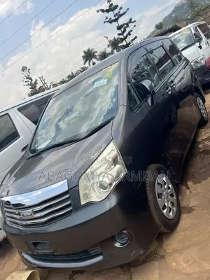 Toyota Noah 2012 Gray