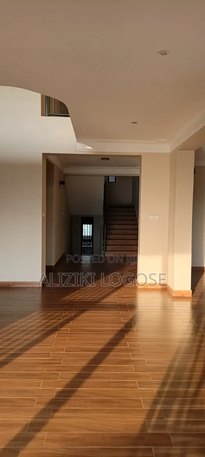 5bdrm Duplex in Muyenga, Central Division for rent