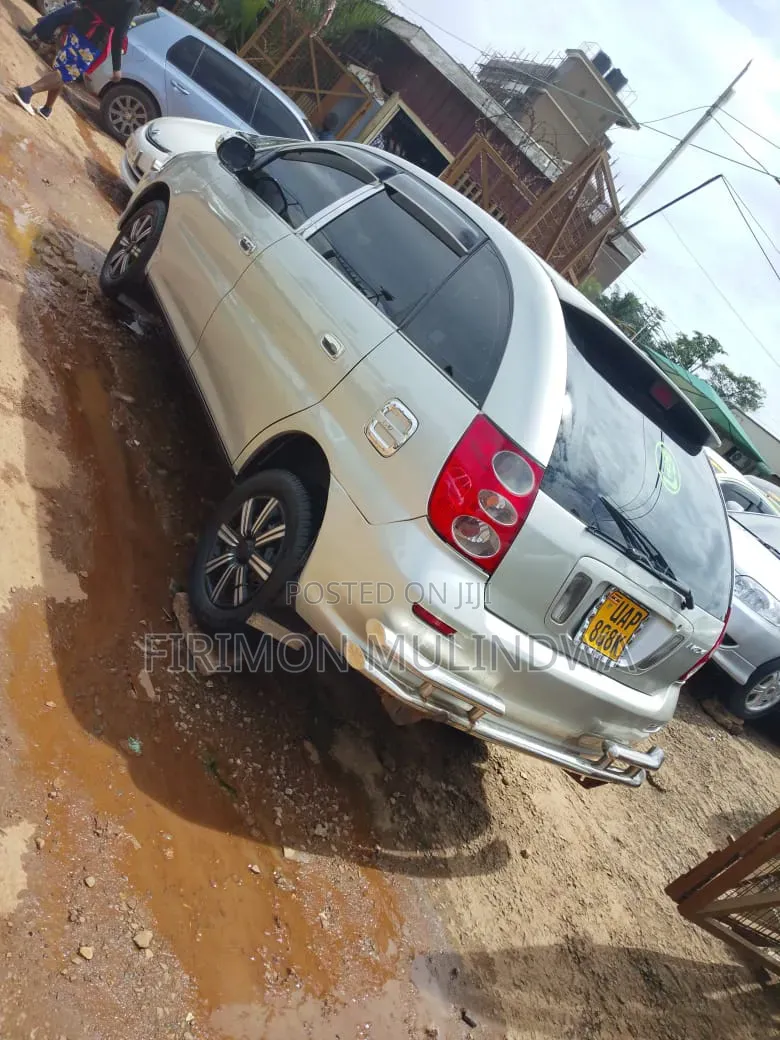 Toyota Nadia 2000 Silver
