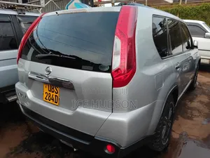Nissan X-Trail 2010 Gray