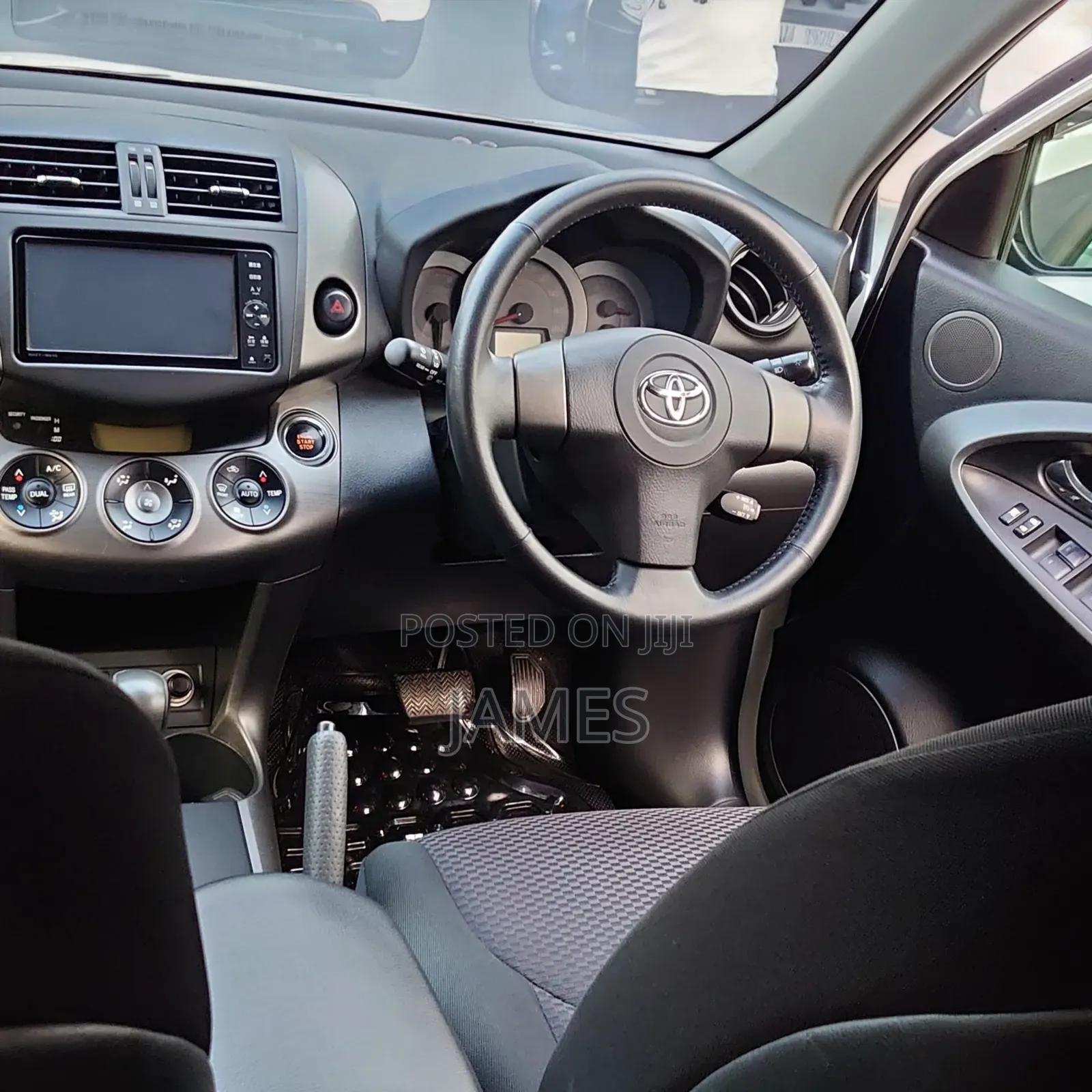Toyota RAV4 2.5 4x4 2011 Pearl