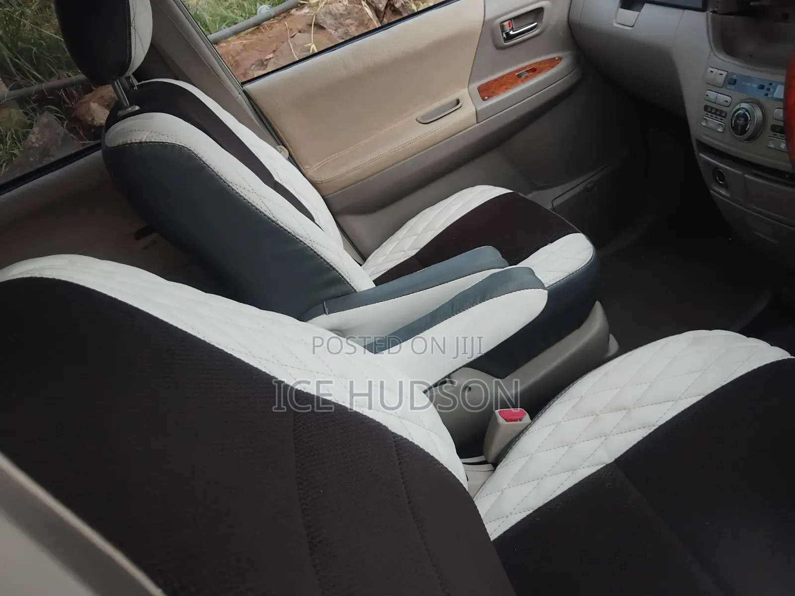Toyota Noah 2006 Silver