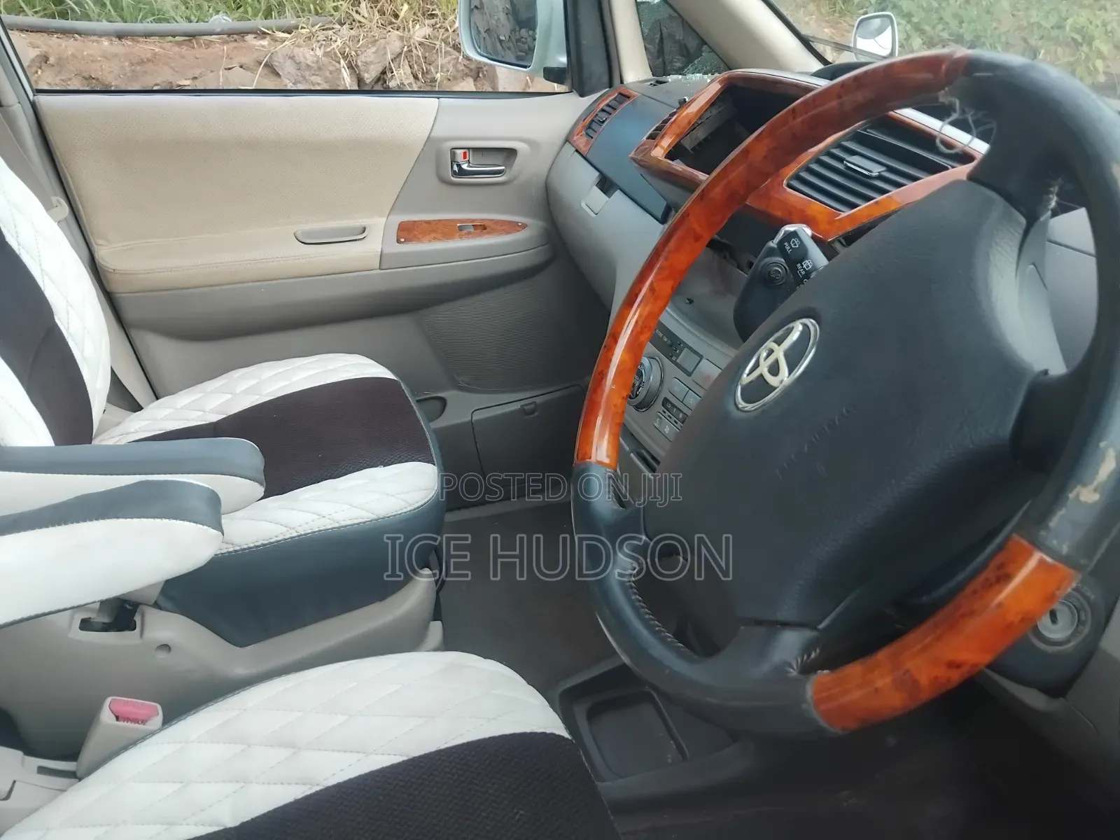 Toyota Noah 2006 Silver