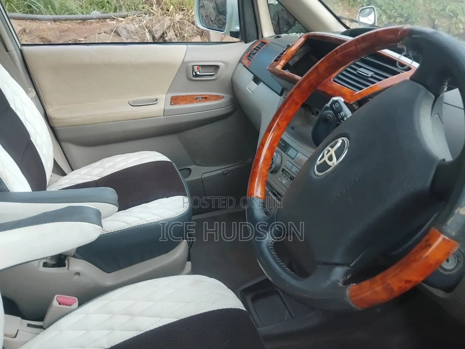 Toyota Noah 2006 Silver