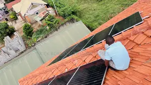 590w Mono Crystalline Solar Panels for Solar System Installation