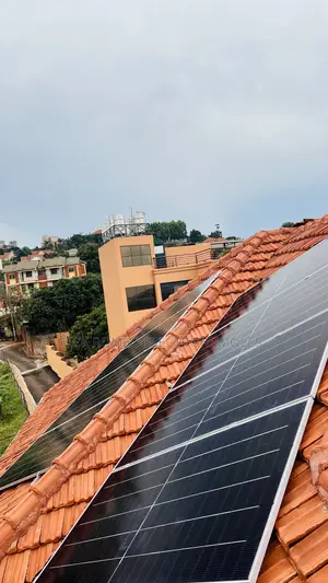 590w Mono Crystalline Solar Panels for Solar System Installation