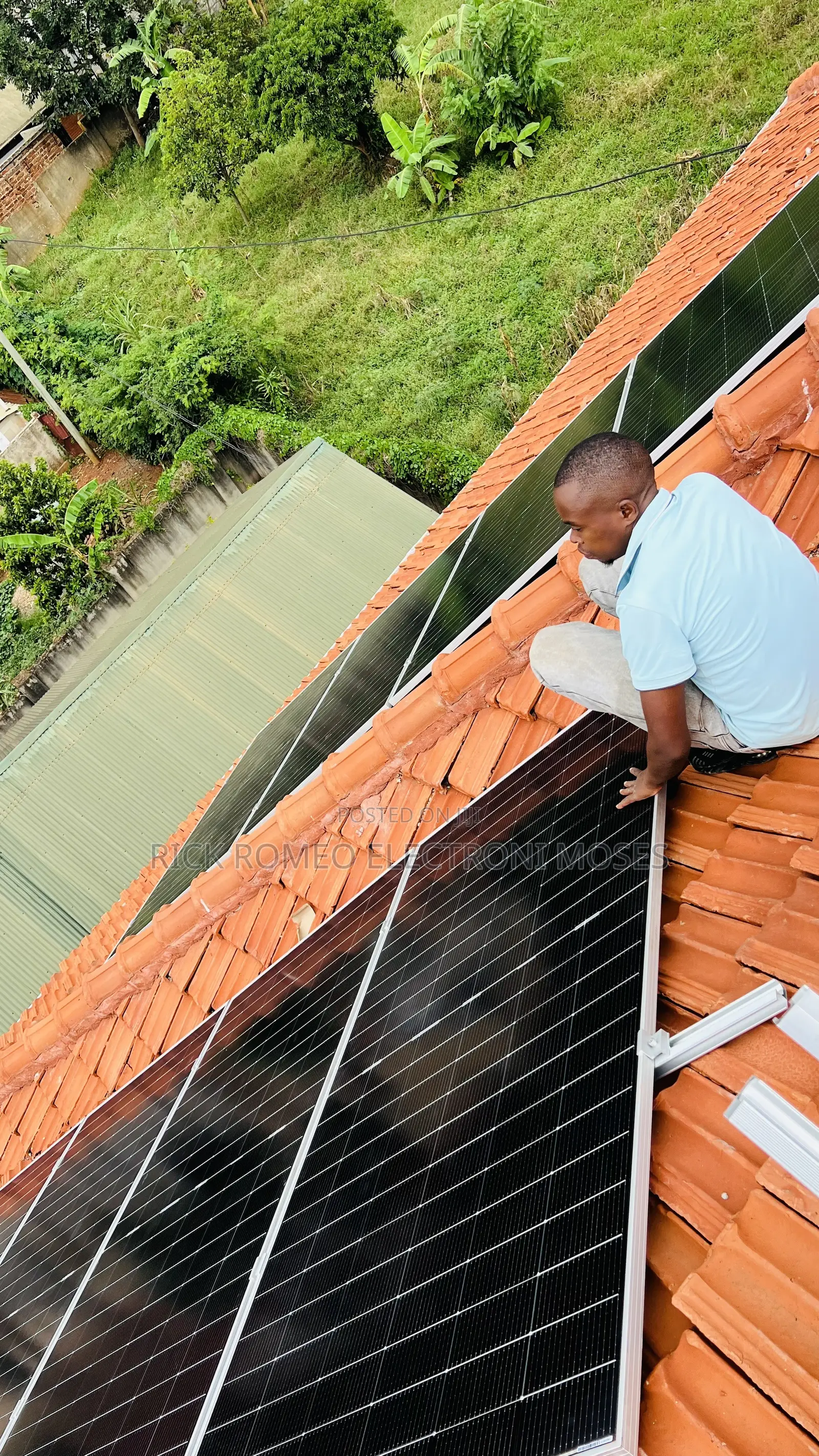 590w Mono Crystalline Solar Panels for Solar System Installation