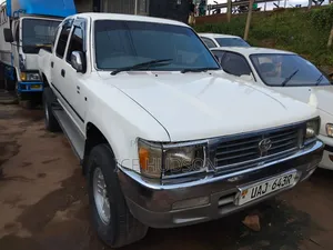 Toyota Hilux 1998 White