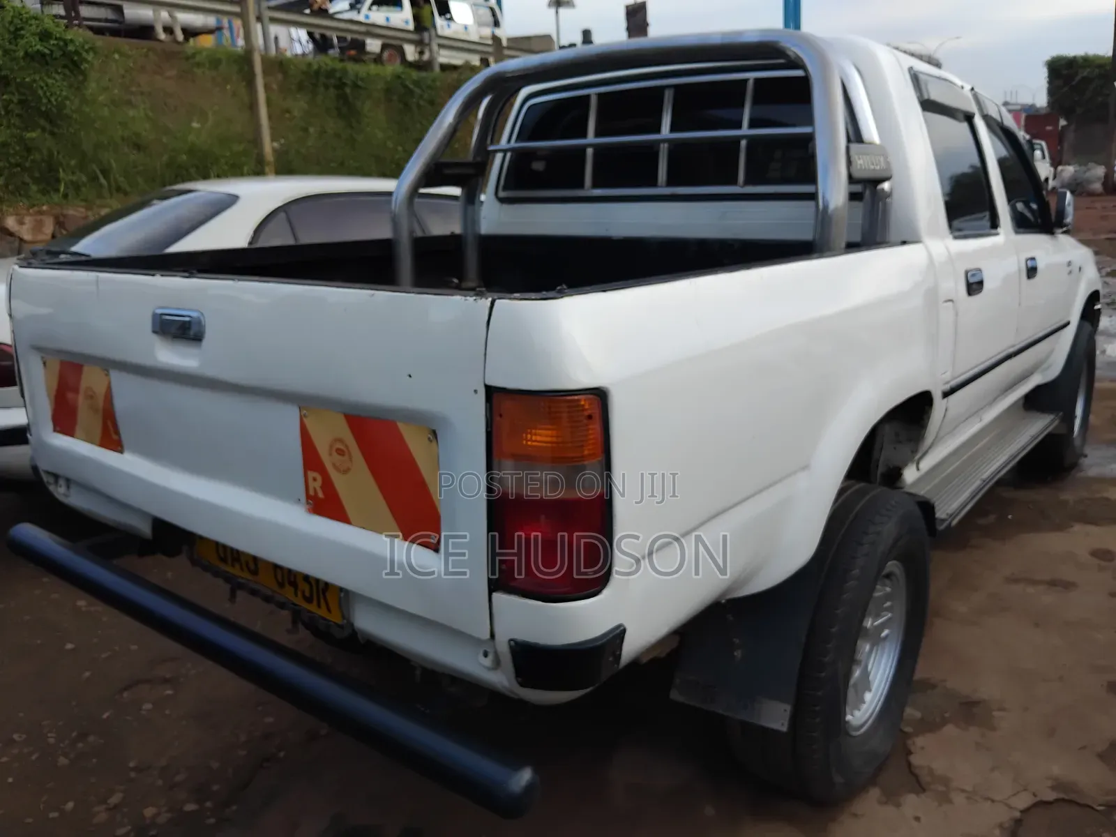 Toyota Hilux 1998 White