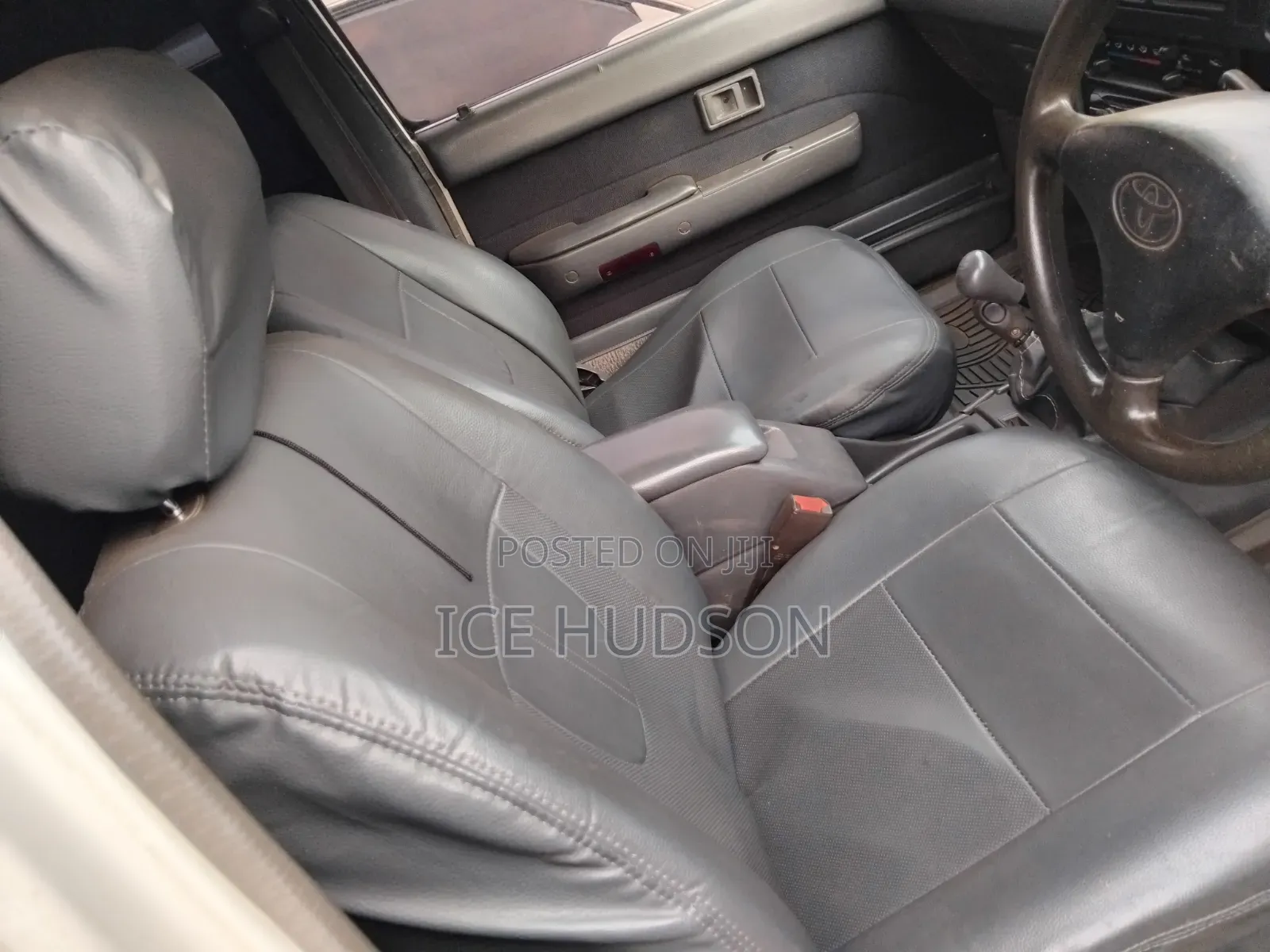 Toyota Hilux 1998 White