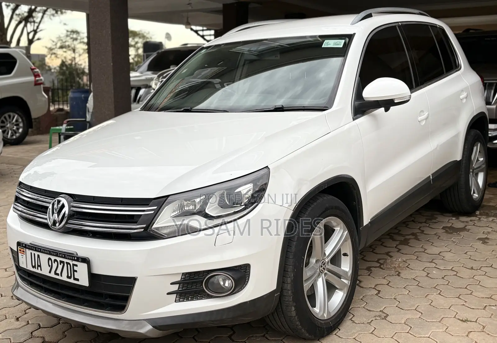Volkswagen Tiguan R-Line 4dr SUV (2.0L 4cyl Turbo 6A) 2014 White