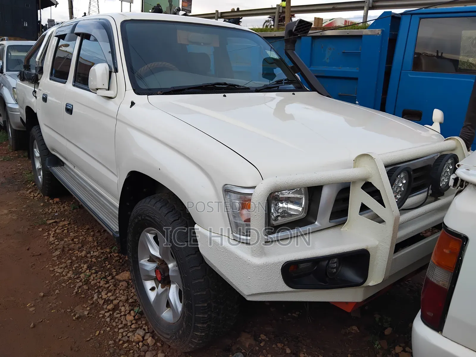 Toyota Hilux 1999 White