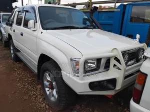 Toyota Hilux 1999 White