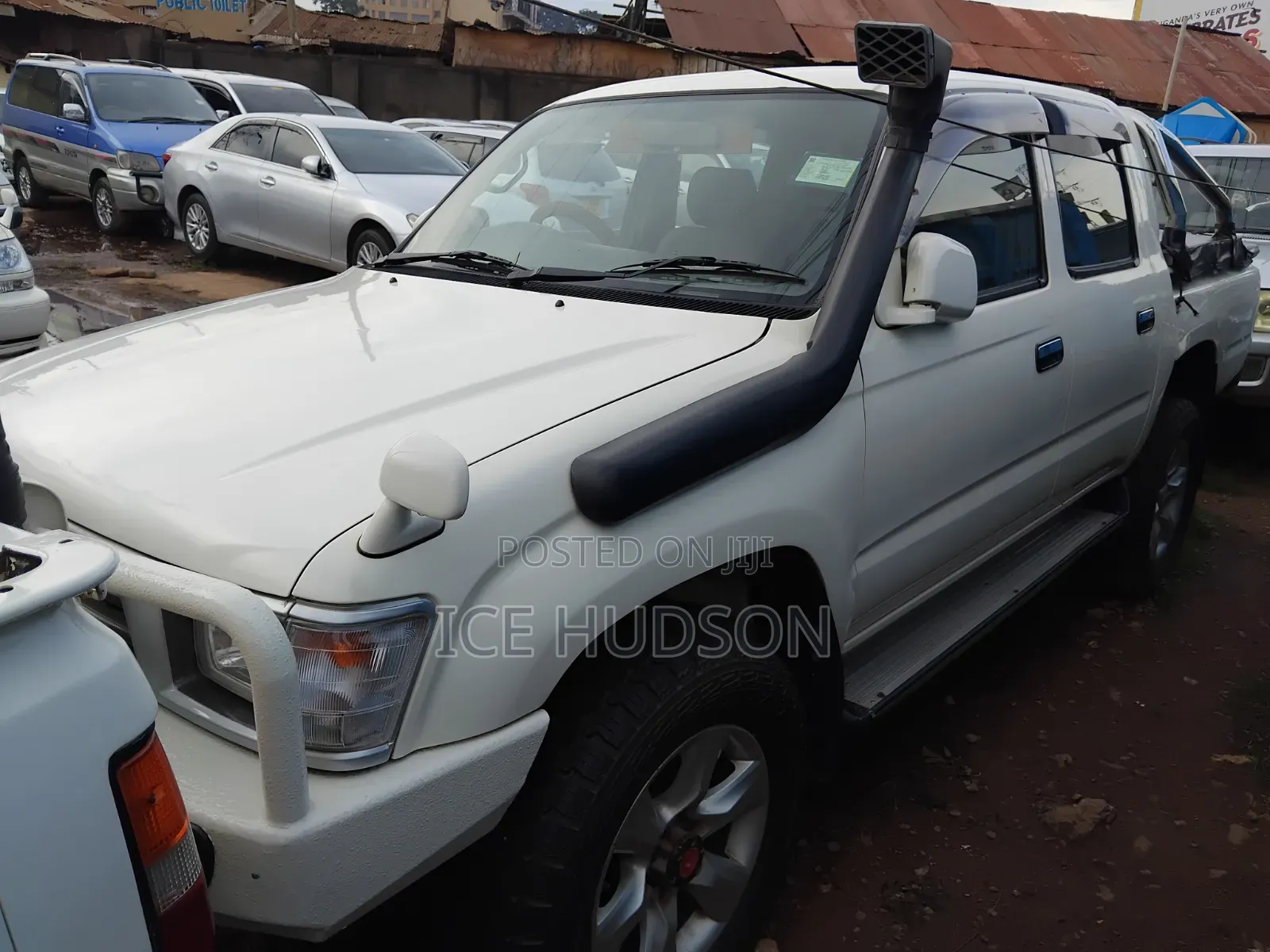 Toyota Hilux 1999 White
