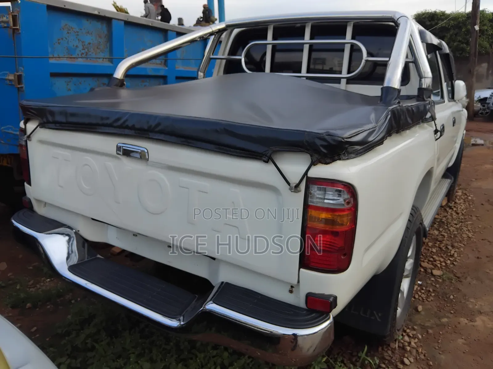 Toyota Hilux 1999 White