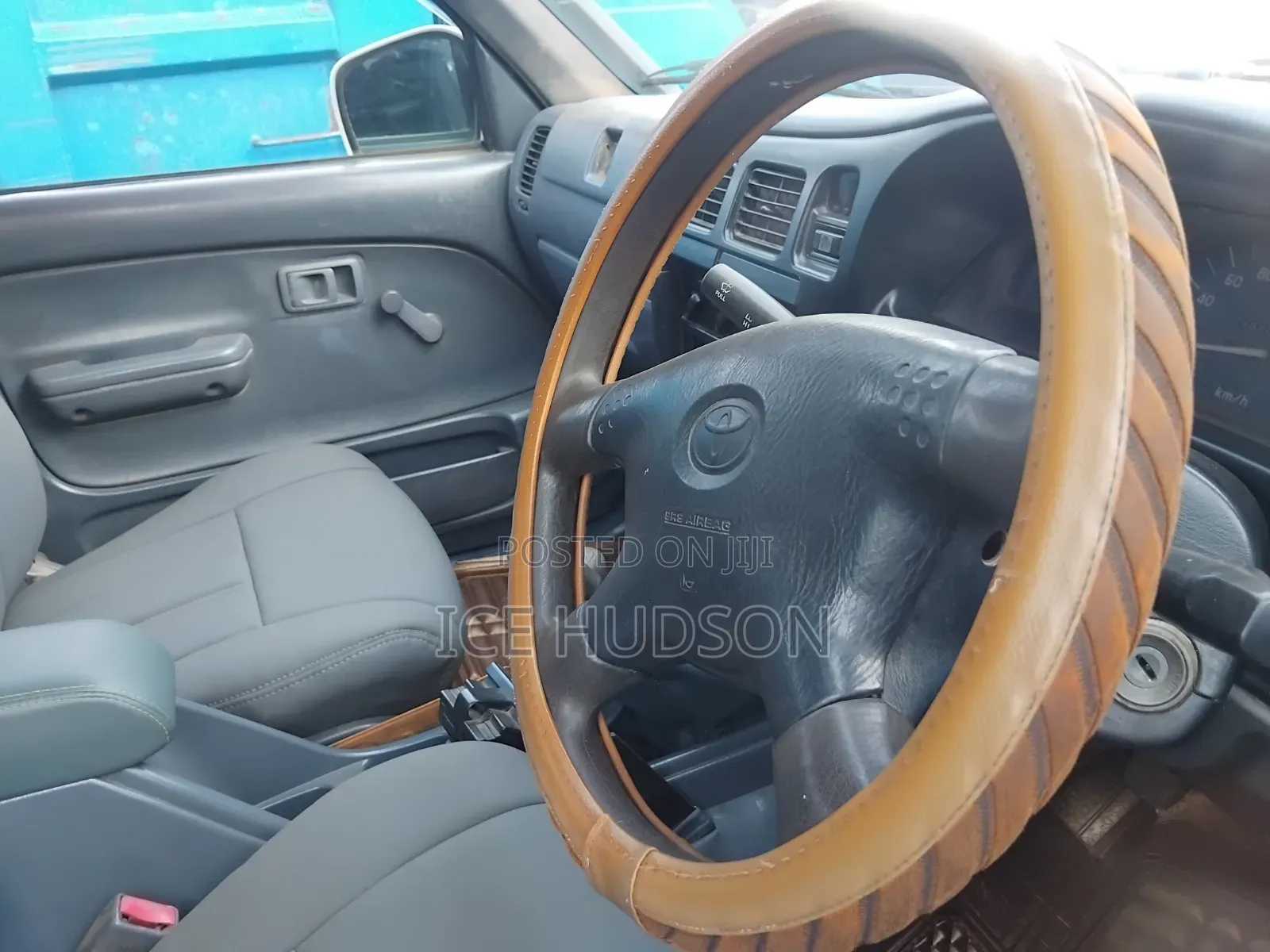 Toyota Hilux 1999 White