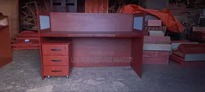 Laminated Workstation for One Seat