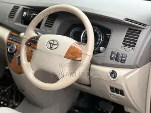 Toyota ISIS 1.8 G 2WD 2012 White