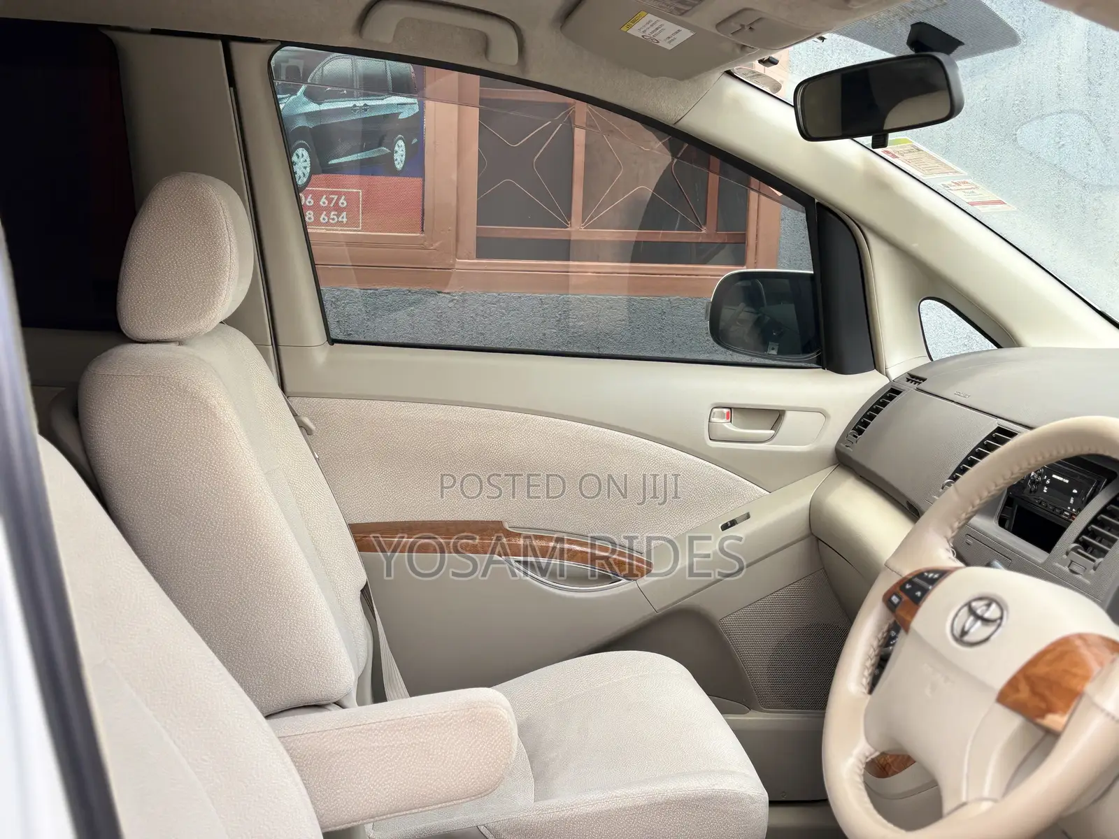 Toyota ISIS 1.8 G 2WD 2012 White