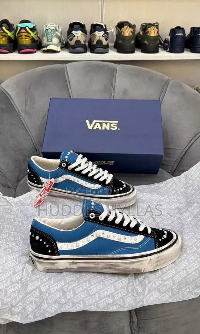 VANS Sneakers