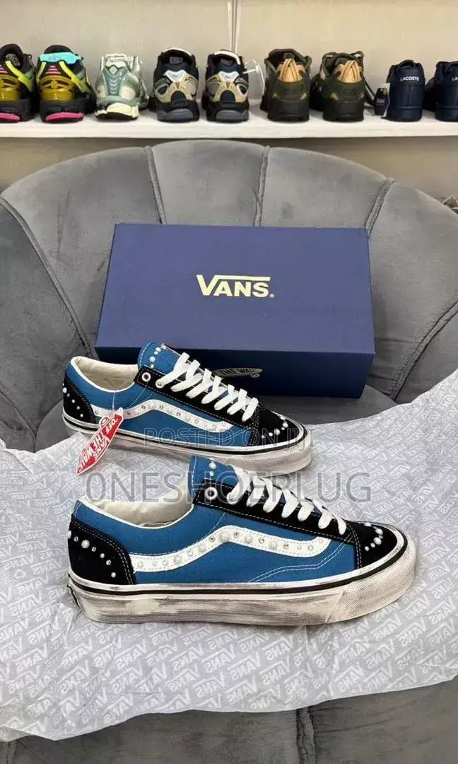 VANS Sneakers
