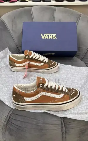VANS Sneakers
