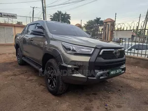 Toyota Hilux Revo Double Cab Deisel 2.8 AWD 2018 Green