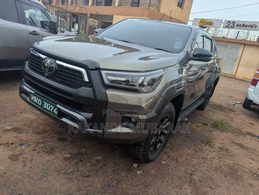 Toyota Hilux Revo Double Cab Deisel 2.8 AWD 2018 Green