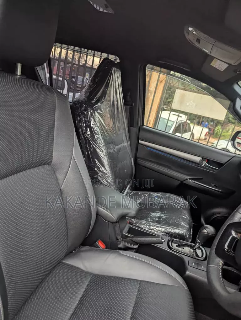 Toyota Hilux Revo Double Cab Deisel 2.8 AWD 2018 Green